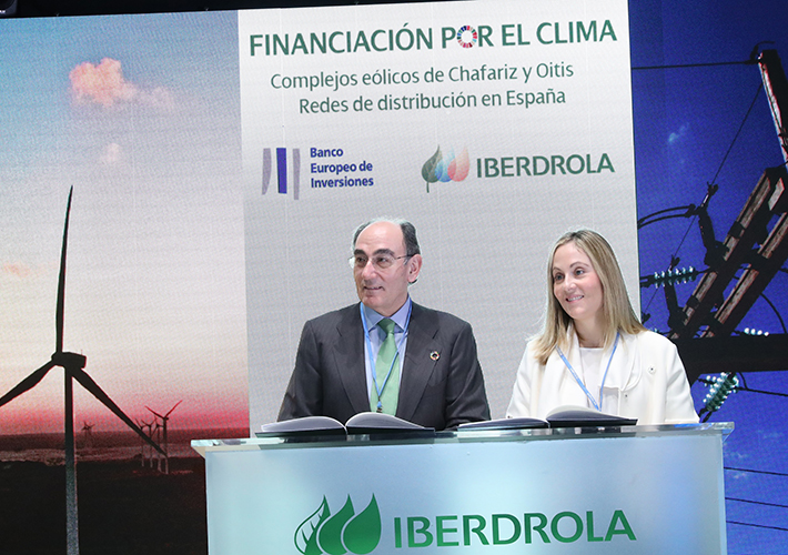 foto noticia COP25: el BEI e Iberdrola firman dos acuerdos de financiación por 690 millones de euros para proyectos de energías renovables en Brasil y nueva digitalización de redes eléctricas en España.